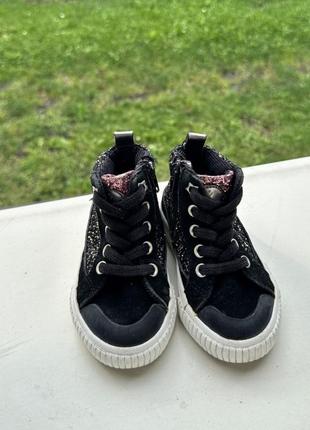 Кроссовки 2