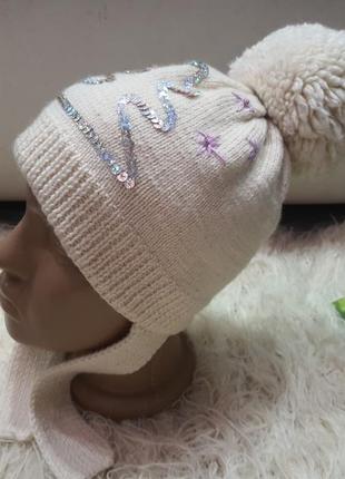 Вязаная зимняя шапка с бубоном зима на завязках, с елкой2 фото