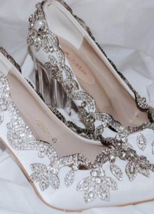 Туфлі весільні