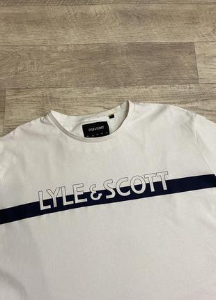 Білосніжна футболка від lyle&scott