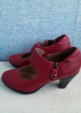 Кожаные женские красные туфли ботильоны staccato.2 фото