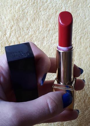 Червона ягідна зволожувальна глянсова без шимера та блискіток помада кремова естелаудерestee lauder