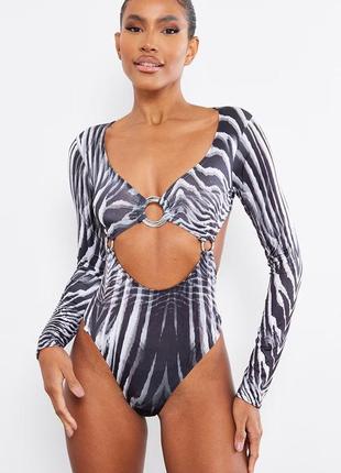 Боді з рукавами та вирізами тваринний принт prettylittlething чорний
