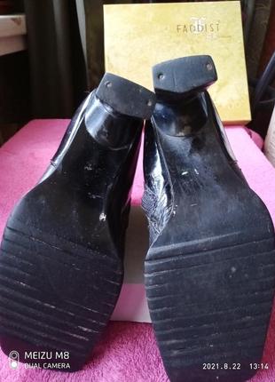 Зимові шкіряні чобітки з натуральним хутром5 фото