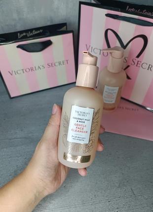 Ніжний засіб для очищення обличчя «coconut milk & rose». victoria's secret. оригінал 🇺🇸