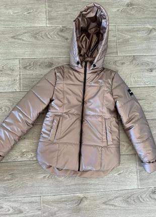 Стильная курточка на осень