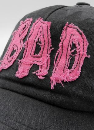 Стильна бейсболка bad чорна з рожевою нашивкою, бейс з написом "поганий", кепка чоловіча/жіноча 57-58р.4 фото