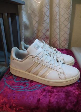 Кросівки adidas