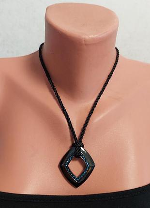 Шикарная чёрная подвеска  с натурального камня халцедон