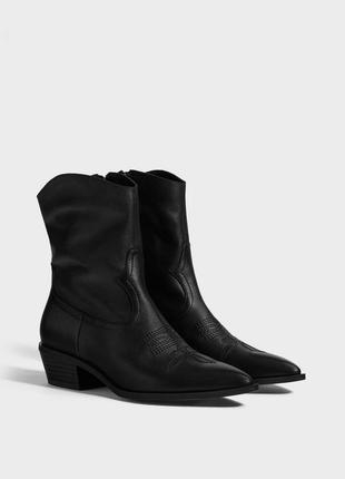 Распродажа на новые  кожаные ботинки bershka