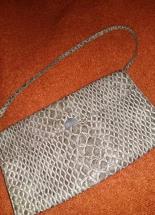 Гарна шкіряна сумка під рептилію.швейцарія.