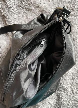 Черная кожаная сумка с ручкой4 фото