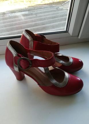 Кожаные туфли