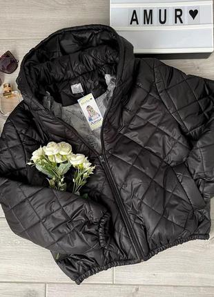 Стильна жіноча куртка із зручним капюшоном сезон осінь-зима