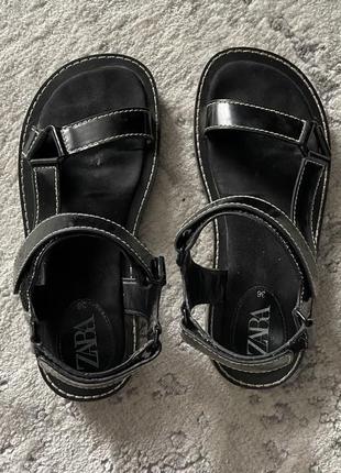 Босоніжки zara