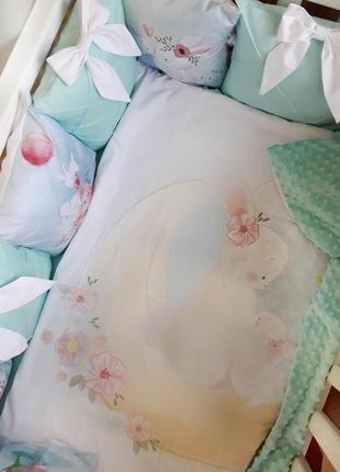 Комплект в детскую кроватку с зайками1 фото