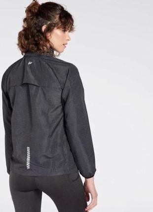 Женская куртка ветровка спортивная разм м (вказано l) ipso2 фото