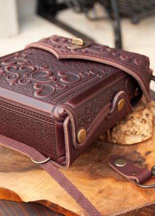 Маленька авторська сумочка-рюкзак шкіряна темно-бордова з орнаментом бохо5 фото