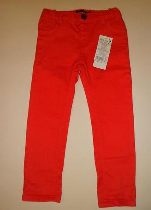 Стильные красные джинсы на 3 рочки 98 размер