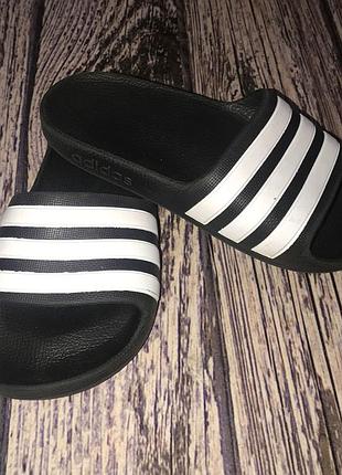 Шлепанцы adidas для мальчика, размер 31- 32
