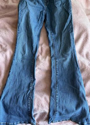 Свитли джинсы с клешем