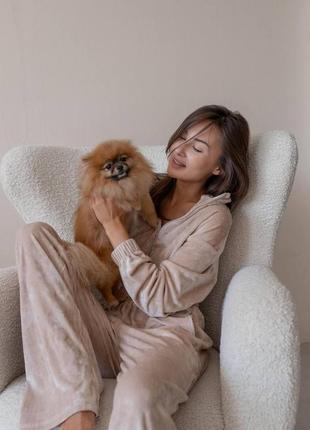 Спортивний костюм укорочена кофта на замку і штани, плюшевий спортивний костюм, велюровий костюм для дому кофтинка і штанці2 фото