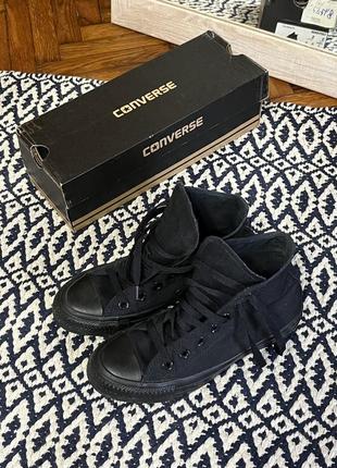 Высокие монохромные кеды converse