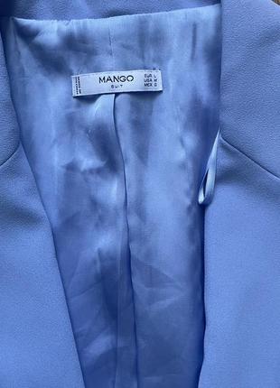 Однобортный удлиненный пиджак василькового цвета прямого кроя2 фото