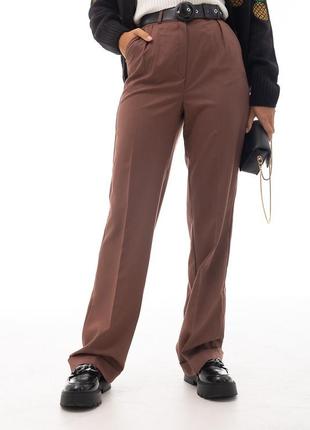 Женские прямые брюки со стрелками и внизу с отворотами кофейные1 фото