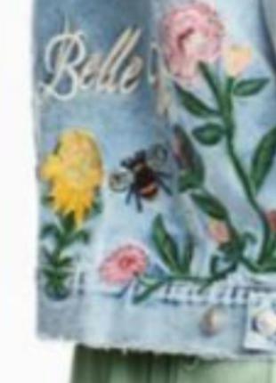 Вышитая джинсовка h&m вышитая джинсовая куртка вышивка пчелы цветы la belle vie9 фото