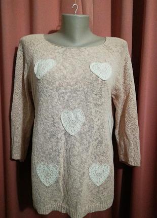 Пудровый свитерок в кружевные сердечки