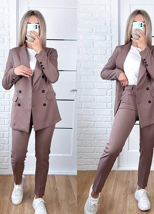 Костюм.
розмір: s, m, l, xl 42,44,46,48.
колір: червоний, чорний, гірчиця, лосось, пудра, морська хвиля, капучино, білий, небесний, тифані.9 фото