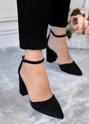 Женские замшевые туфли с ремешком4 фото