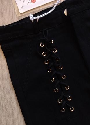 Жіночі джинси скінні укорочені з декоративною шнурівкою5 фото