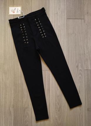 Жіночі джинси скінні укорочені з декоративною шнурівкою2 фото
