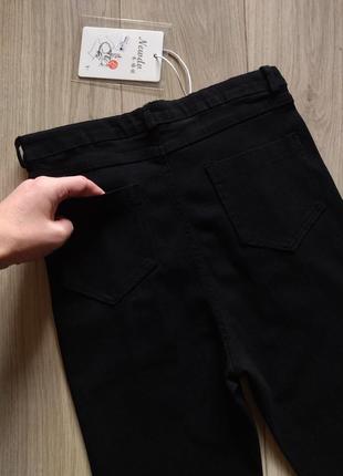Жіночі джинси скінні укорочені з декоративною шнурівкою10 фото