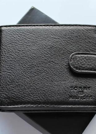 Мужской подарочный набор tommy черный кожаный ремень и кошелек5 фото