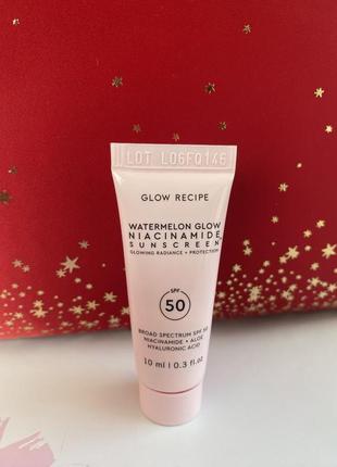 Сонцезахисний крем.  glow recipe watermelon glow niacinamide sunscreen spf 50.