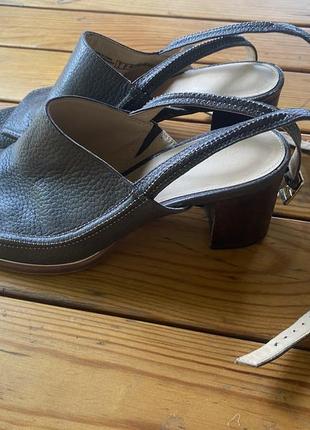 Кожаные оригинальные туфли clarks10 фото