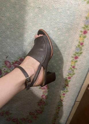 Кожаные оригинальные туфли clarks2 фото