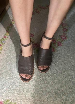 Кожаные оригинальные туфли clarks3 фото