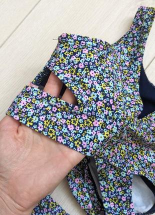 Красивый детский купальник