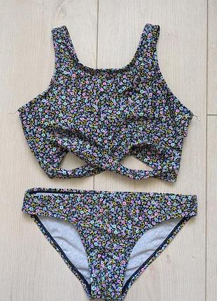 Красивый детский купальник