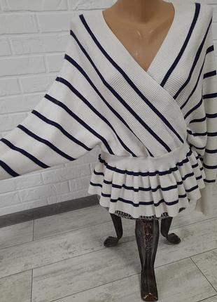 Красива м'яка кофточка в смужку, рукав летюча миша, джемпер з відкритою спиною