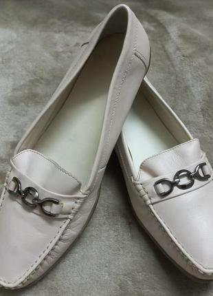 Туфли-лоферы фирменные кожа жен.39р.clarks индии