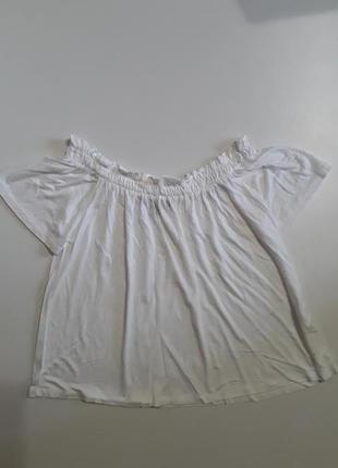 Фірмова футболка блуза