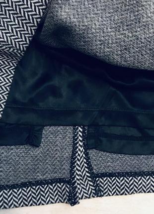 Юбка с костюмной мягкой ткани на подкладке , без нюансов4 фото