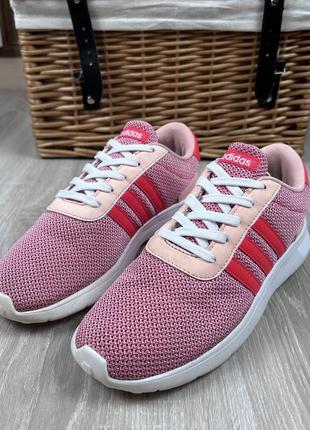 Женские оригинальные кроссовки adidas