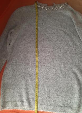 Женский свитерик серый с украшениями на шее на вырезе осенний женский свитер серый с украшениями dorothy perkins5 фото