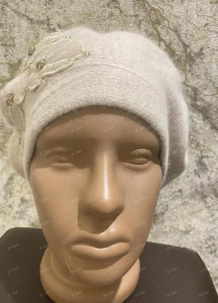 Бежевый женский берет теплый зимний из ангоры
